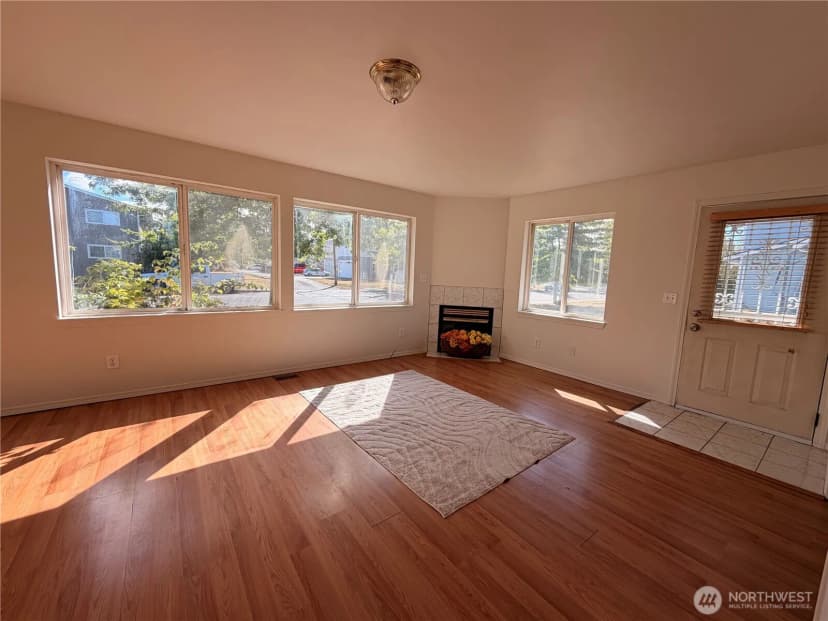 Property photo for 319 6th Street, Blaine photo 4