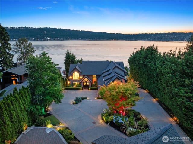 Property photo for 2845 E Lake Sammamish Parkway Se, Sammamish photo 2