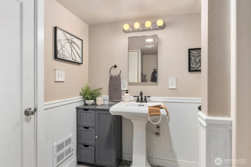 Property photo for 8106 8th Avenue Nw, Seattle photo 15