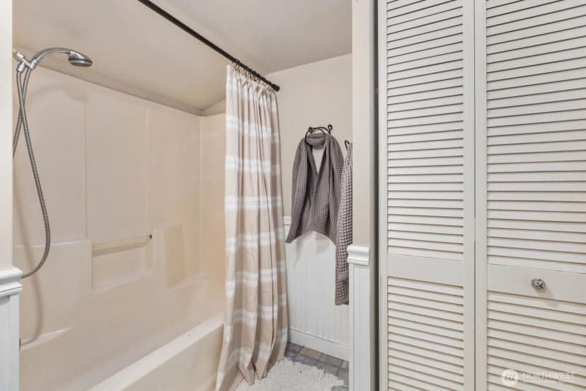 Property photo for 8106 8th Avenue Nw, Seattle photo 17