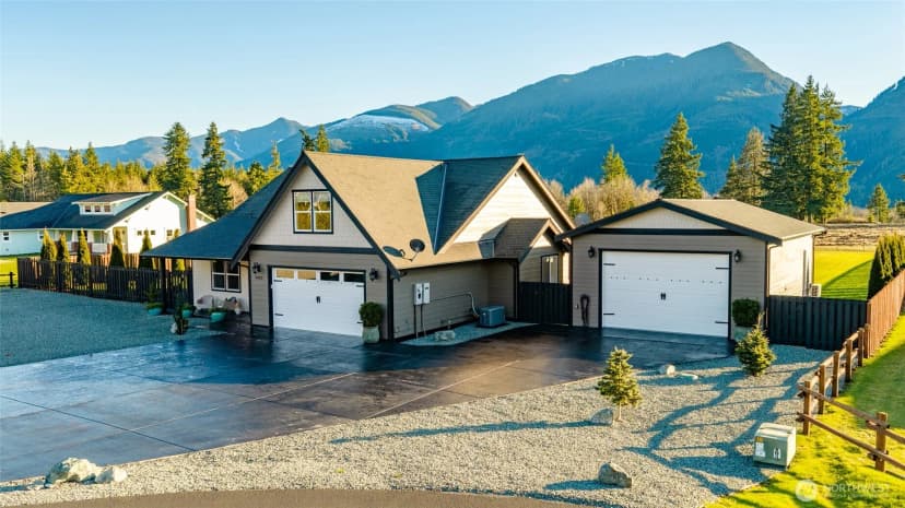 Property photo for 7420 Windsong Lane, Sedro Woolley photo 3