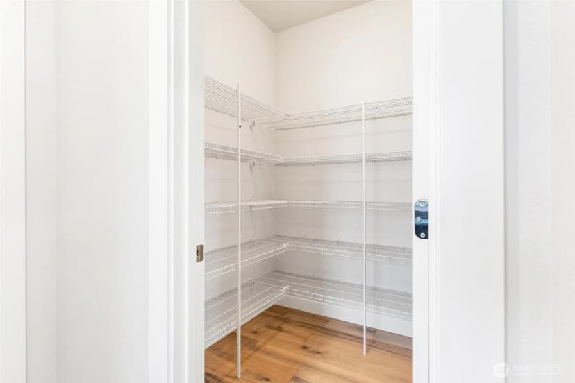 Property photo for 33533 Juniper Avenue Se, Black Diamond photo 17