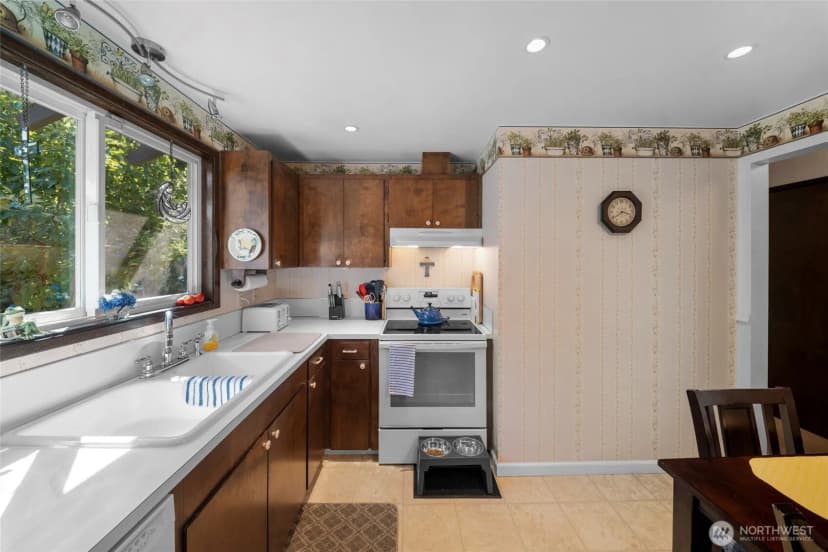 Property photo for 1921 Parkwood Drive Se, Olympia photo 12