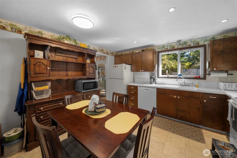 Property photo for 1921 Parkwood Drive Se, Olympia photo 10