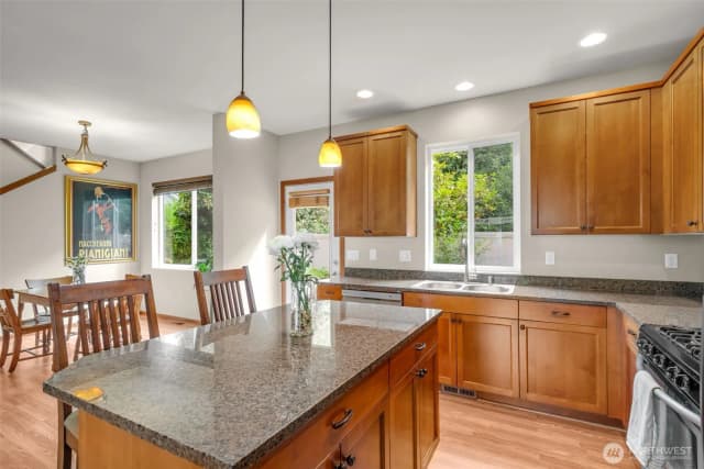Property photo for 160 6th Avenue Se, Issaquah photo 4