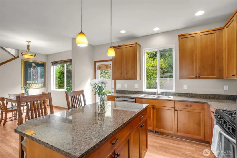 Property photo for 160 6th Avenue Se, Issaquah photo 4