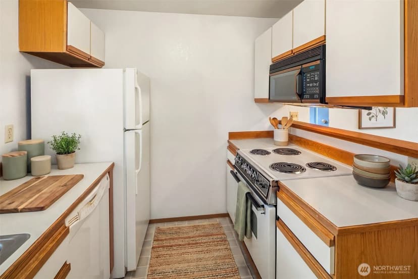 Property photo for 10838 E Riverside Drive #c102, Bothell photo 17