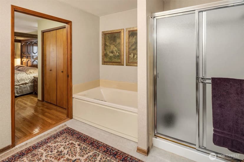 Property photo for 10209 Ne 19th Place #d2, Bellevue photo 26