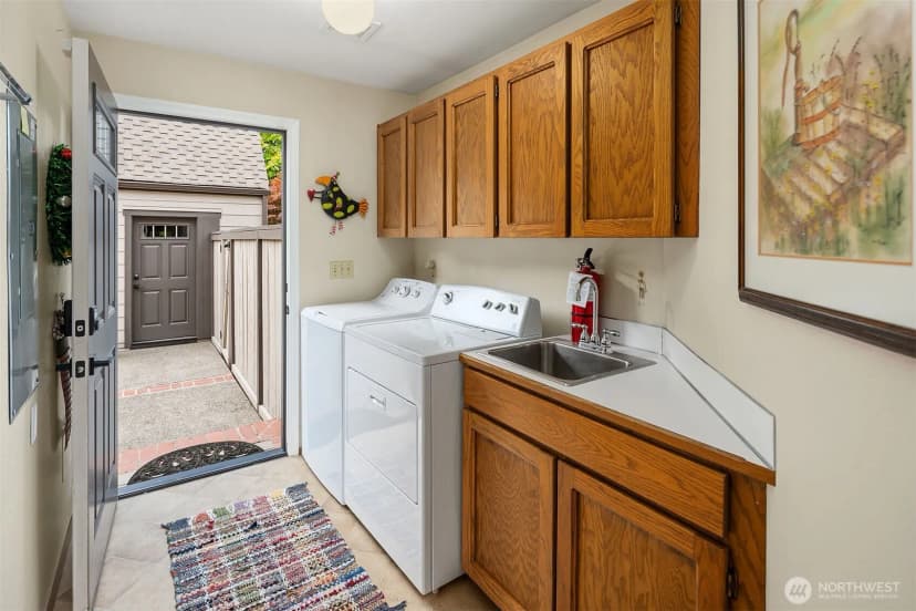 Property photo for 10209 Ne 19th Place #d2, Bellevue photo 31