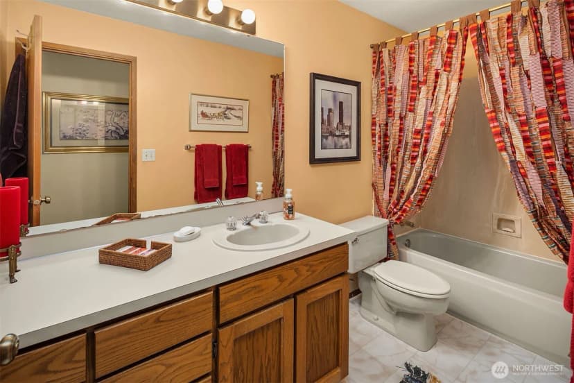 Property photo for 10209 Ne 19th Place #d2, Bellevue photo 28