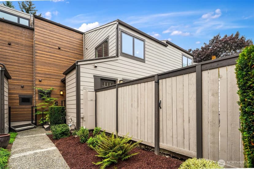Property photo for 10209 Ne 19th Place #d2, Bellevue photo 3