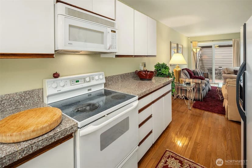 Property photo for 10209 Ne 19th Place #d2, Bellevue photo 17