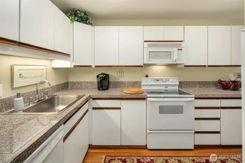 Property photo for 10209 Ne 19th Place #d2, Bellevue photo 18
