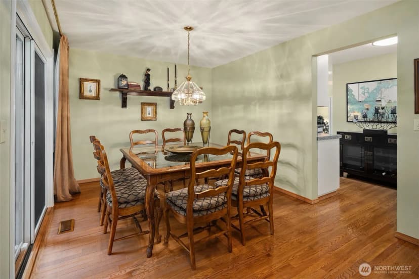 Property photo for 10209 Ne 19th Place #d2, Bellevue photo 11