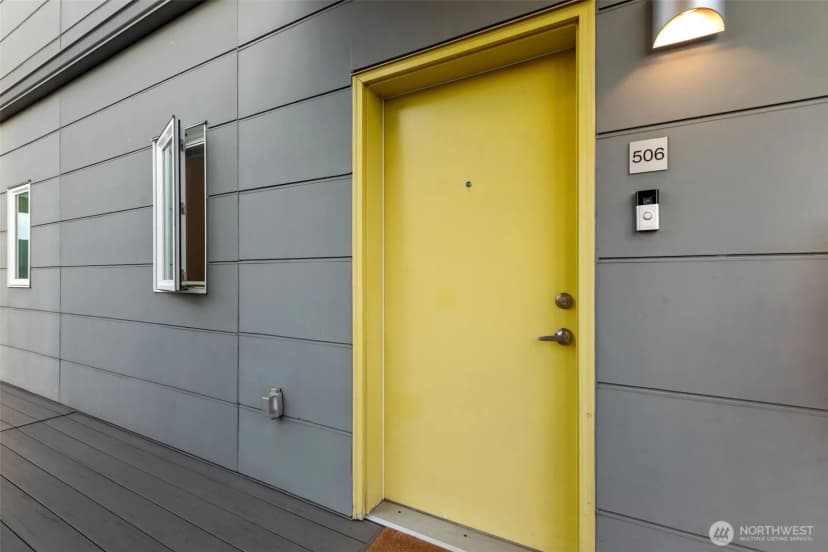 Property photo for 121 12th Avenue E #506, Seattle photo 3