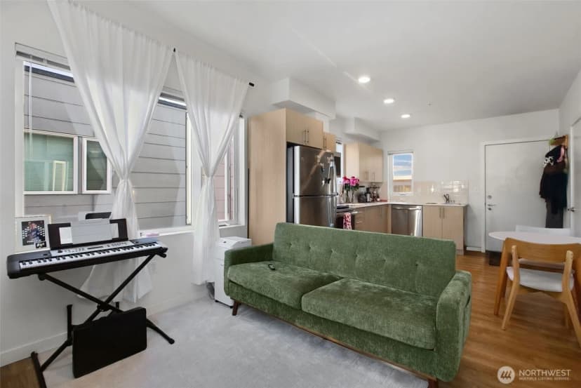 Property photo for 121 12th Avenue E #506, Seattle photo 9