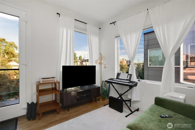 Property photo for 121 12th Avenue E #506, Seattle photo 38