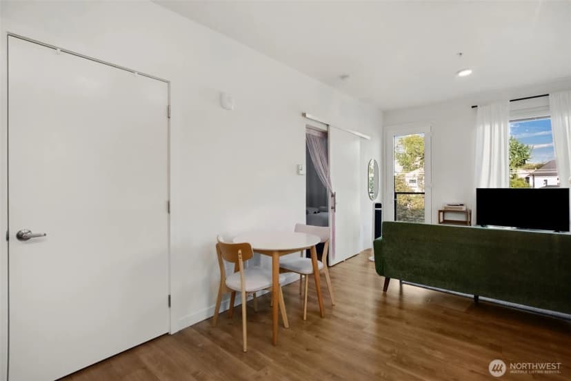 Property photo for 121 12th Avenue E #506, Seattle photo 7