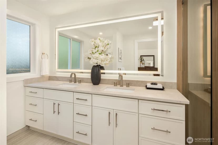 Property photo for 21229 Ne 14th Place, Sammamish photo 21