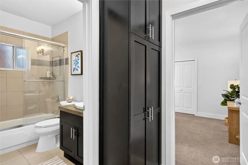 Property photo for 1820 24th Avenue #101, Seattle photo 16