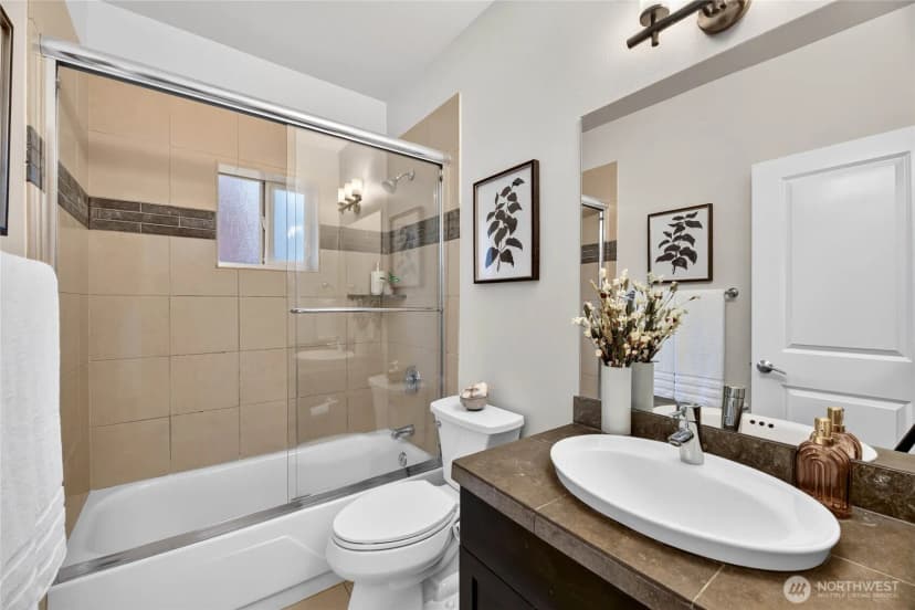 Property photo for 1820 24th Avenue #101, Seattle photo 15
