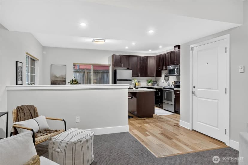 Property photo for 1820 24th Avenue #101, Seattle photo 7