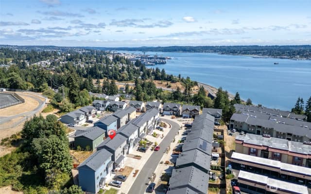 Property photo for 1941 Hardway Lane, Bremerton photo 2