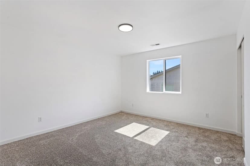 Property photo for 26921 35th Place S, Kent photo 21
