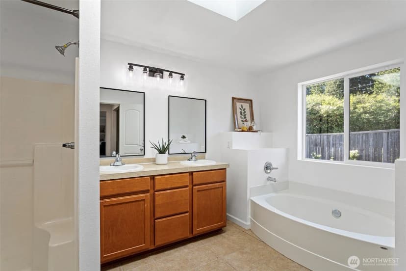 Property photo for 26921 35th Place S, Kent photo 13