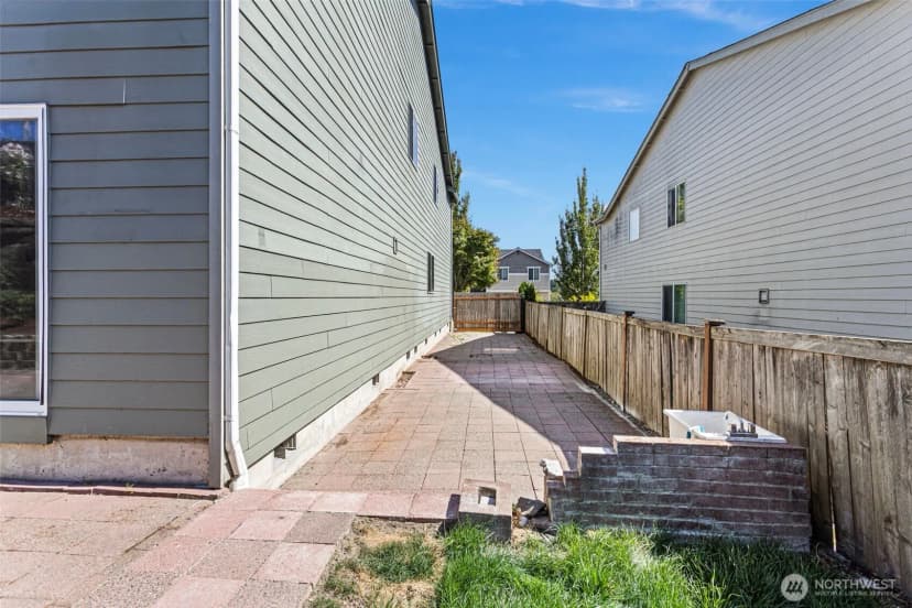 Property photo for 26921 35th Place S, Kent photo 28