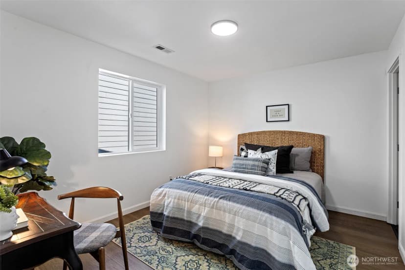 Property photo for 26921 35th Place S, Kent photo 17