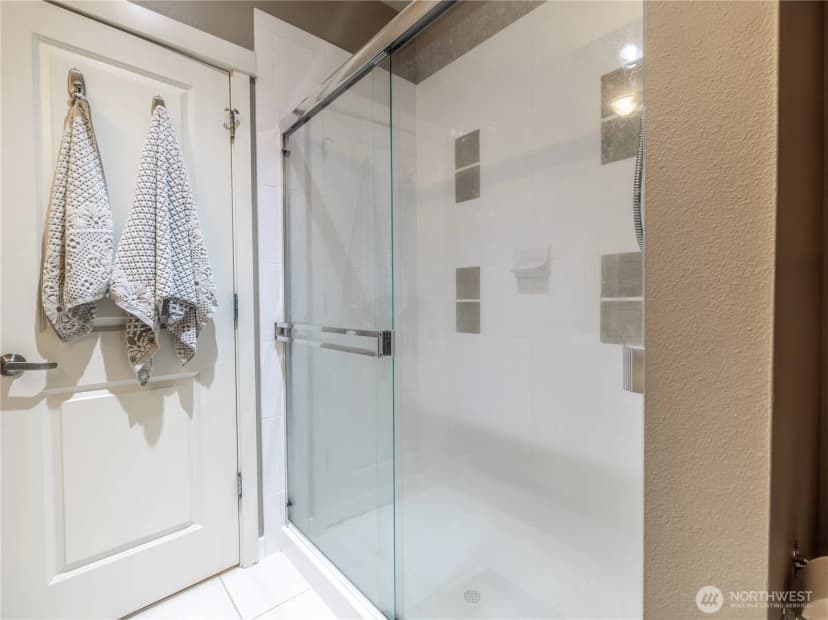Property photo for 13824 N Creek Drive #1702, Mill Creek photo 14