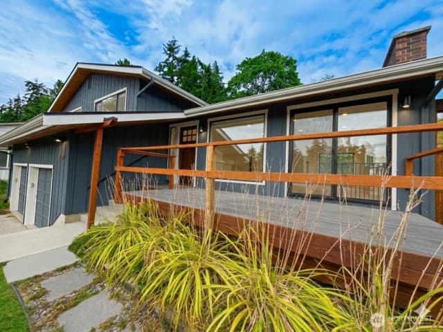 Property photo for 2604 Vining Place, Bellingham photo 2