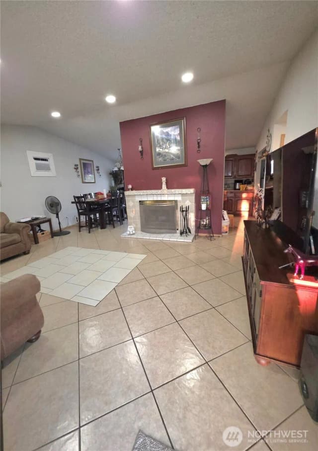 Property photo for 819 Walker Avenue, Wenatchee photo 3