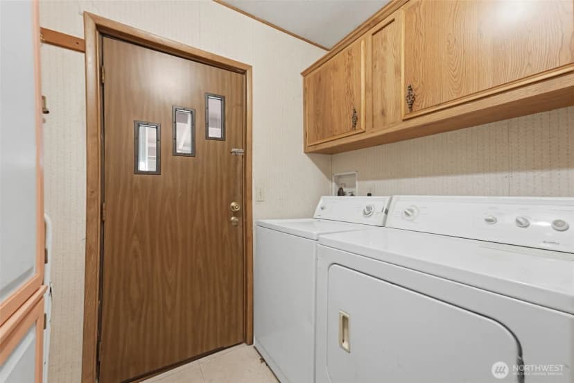 Property photo for 35505 37th Avenue S, Roy photo 23