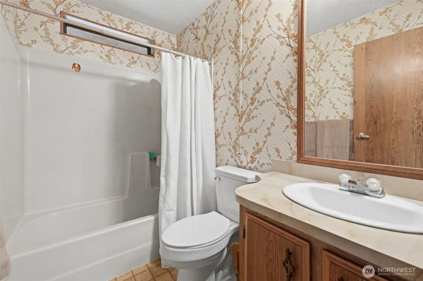 Property photo for 35505 37th Avenue S, Roy photo 21