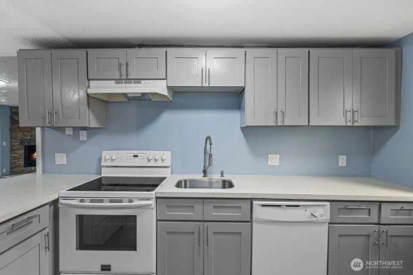 Property photo for 13702 37th Avenue S #51, Tukwila photo 10