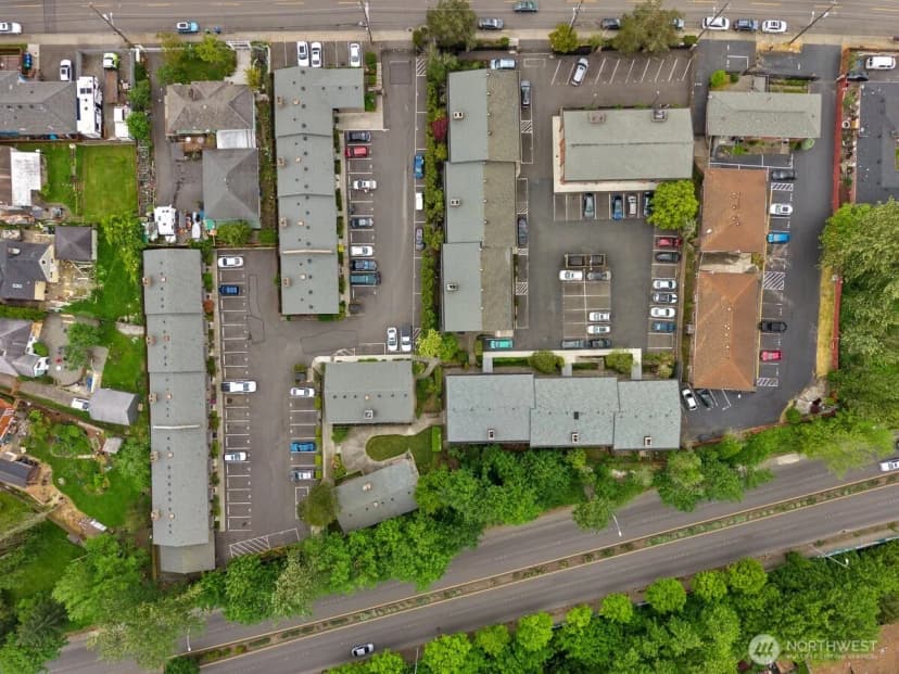 Property photo for 13702 37th Avenue S #51, Tukwila photo 19