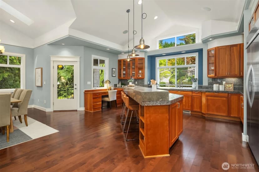 Property photo for 5245 Jung Frau Place Nw, Issaquah photo 11