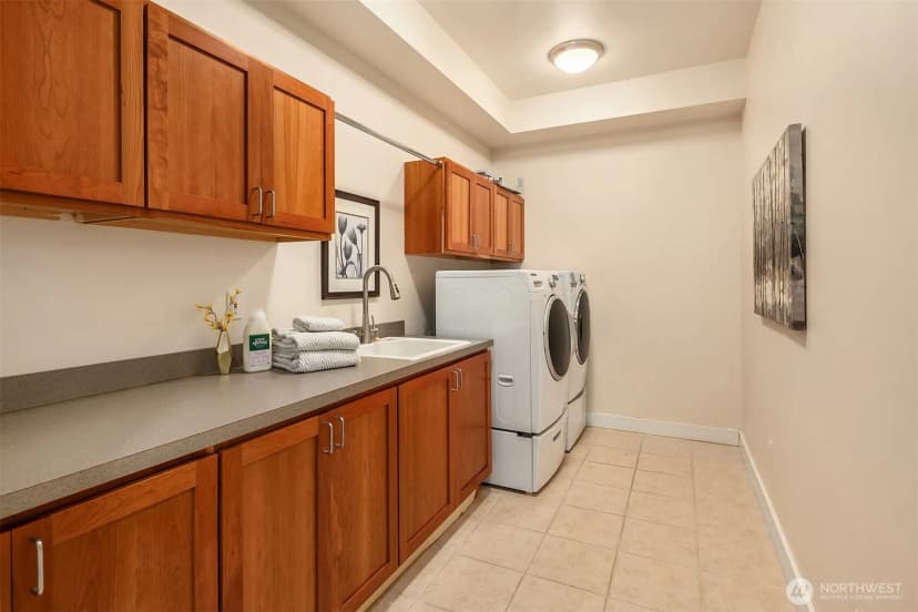 Property photo for 5245 Jung Frau Place Nw, Issaquah photo 32