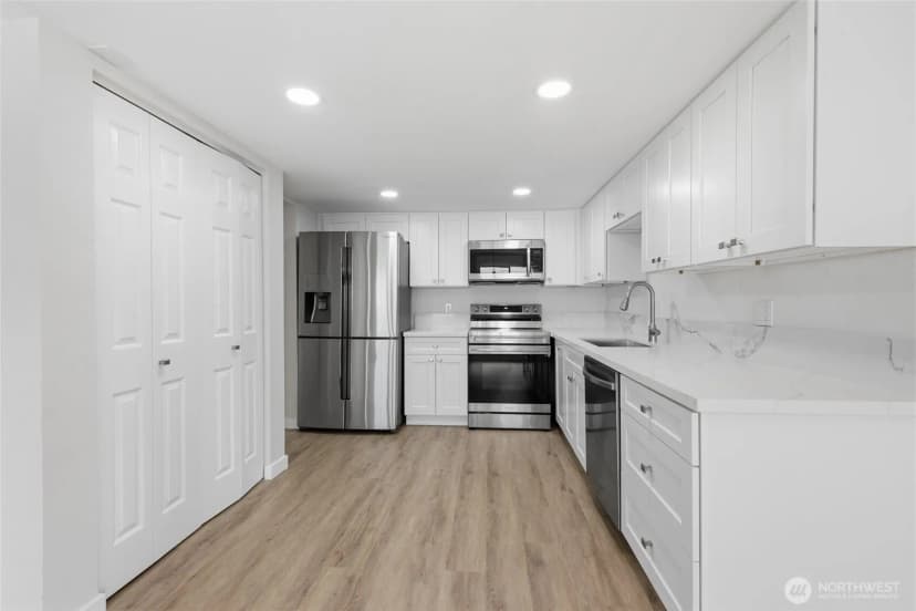 Property photo for 17417 Ashworth Avenue N #202, Shoreline photo 6