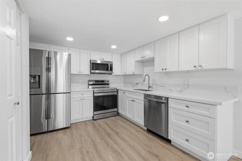 Property photo for 17417 Ashworth Avenue N #202, Shoreline photo 7
