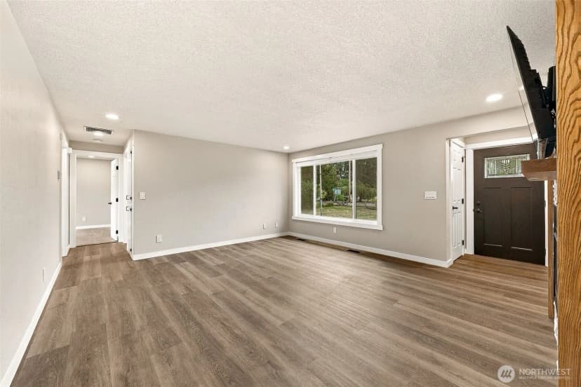 Property photo for 6702 120th Street E, Puyallup photo 4