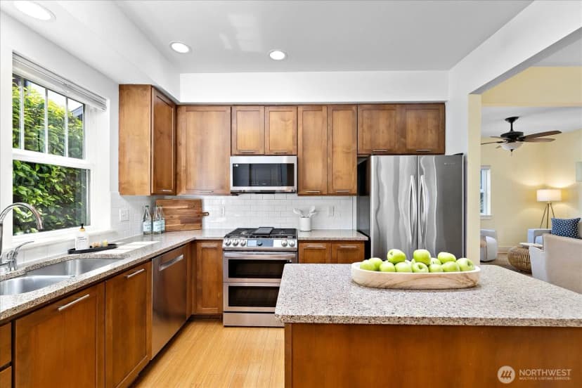 Property photo for 5925 31st Avenue Sw, Seattle photo 9