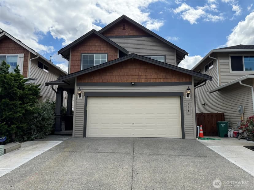 Property photo for 990 42nd Court Ne, Auburn