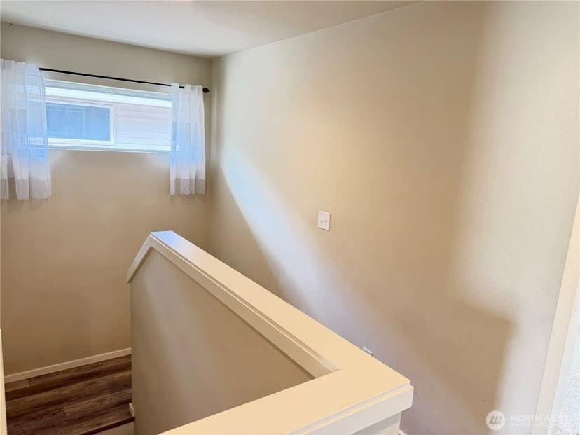 Property photo for 990 42nd Court Ne, Auburn photo 12
