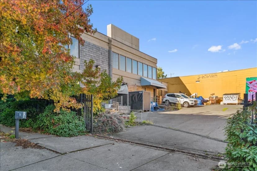 Property photo for 150 12th Avenue, Seattle photo 3