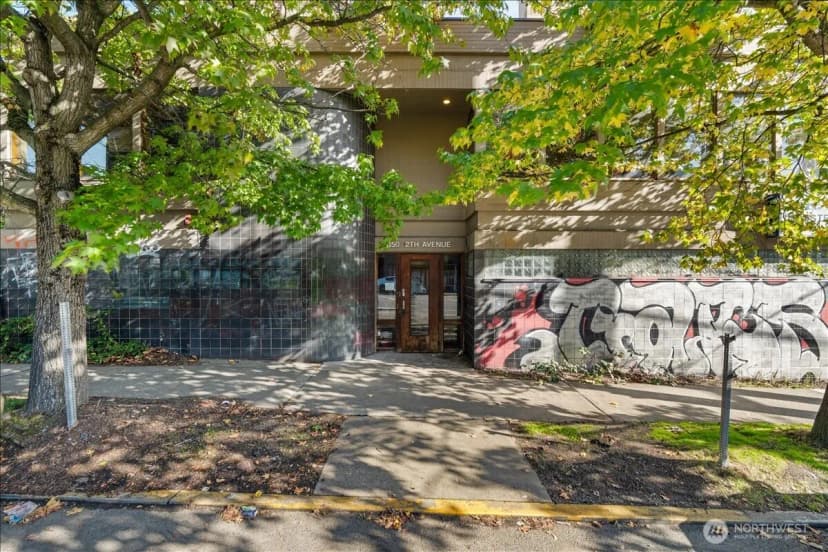 Property photo for 150 12th Avenue, Seattle photo 2