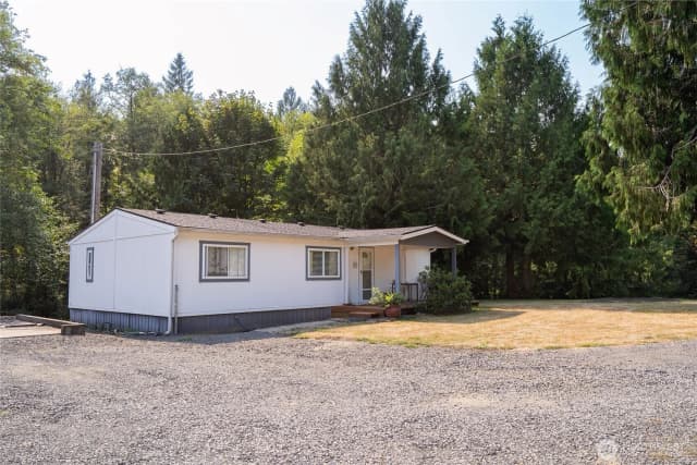 Property photo for 420 Proffitt Road, Centralia photo 2