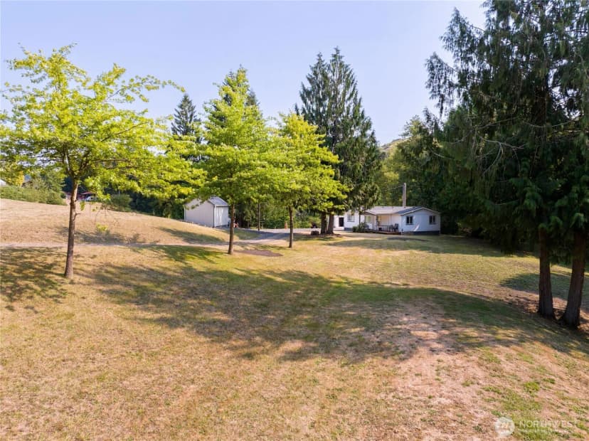 Property photo for 420 Proffitt Road, Centralia photo 8